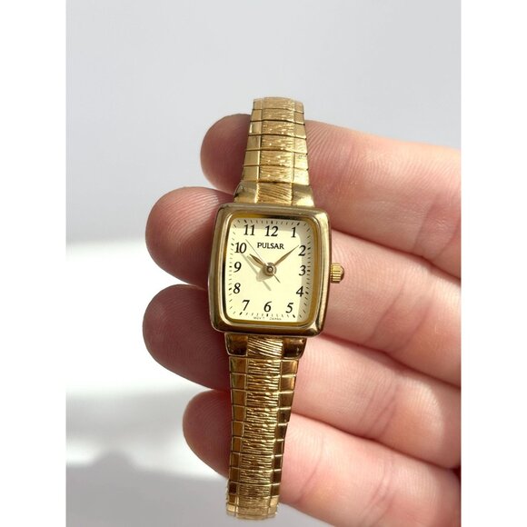Pulsar V811-X055 Gold Toned Ladies Vintage Wristwatch - 18mm - WORKS! - Picture 14 of 14